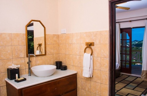 Marisule House | Simply Heavenly! Large Self Catered Apartments With Huge Pool - Apartment With Sea View