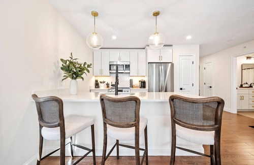 Auburn House | Single Level 2BR Townhouse with Private Garage in Auburn, MA - 4mi to Worcester