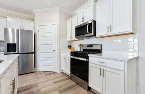 Auburn - Opelika House | Single-Level 4BR Home with Lake Views & Pool Access