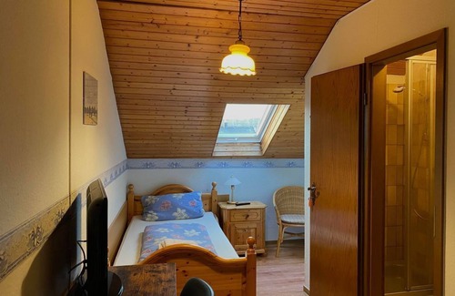 Morbach House | Single Room Shower/WC - Gasthaus "Zur Post"