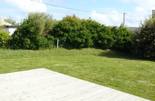 Penmarch House | Single storey house, enclosed land 400 m from the beach of pors-Carn