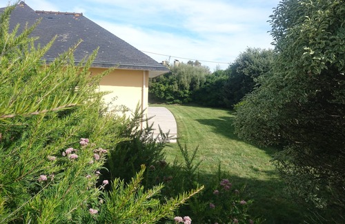 Penmarch House | Single storey house, enclosed land 400 m from the beach of pors-Carn