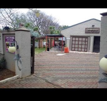 Newcastle House | SINTOKHA GUEST HOUSE