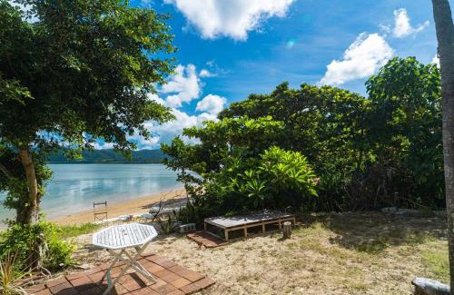 Taketomi-jima Taketomi-cho Apartment | Sion fusaki Beachfront