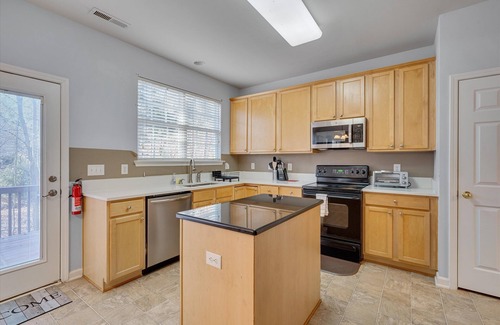 Breckenridge House | Sir Willingham Manor - Triple King At Breckenridge 4 Bedroom Home by Quantum Suites