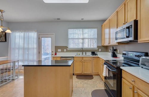 Breckenridge House | Sir Willingham Manor - Triple King At Breckenridge 4 Bedroom Home by Quantum Suites