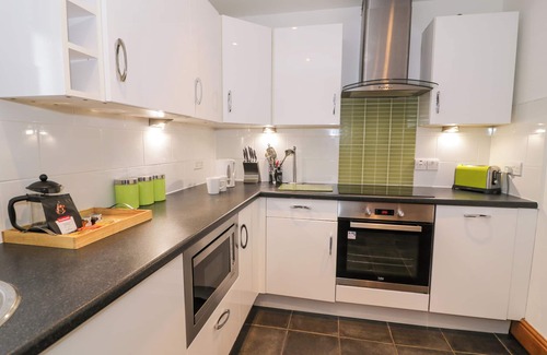 Talybont Cottage | SISIAL-Y-MOR, pet friendly, luxury holiday cottage in Talybont