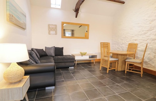 Talybont Cottage | SISIAL-Y-MOR, pet friendly, luxury holiday cottage in Talybont