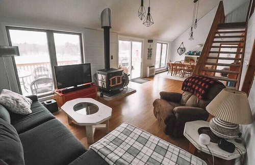 Georgian Bay House | Six Mile Lake Muskoka Cottage with Beautiful Views