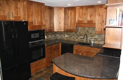 Breckenridge Condo | Ski Hill 18 Downtown Condos with on-site Hot Tub