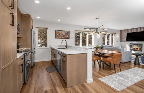 Beaver Creek Condo | Ski-In and Out in Beaver Creek Village Condo w/Balcony, Hot Tub, Free Shuttle