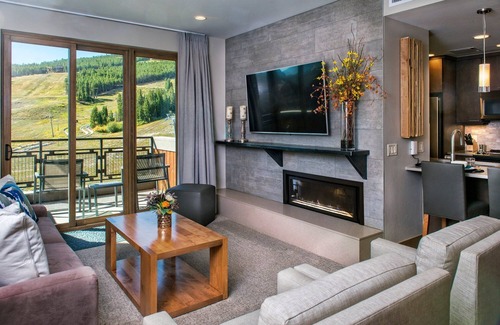 Boulder Ridge Condo | Ski In/Out 1 bedroom Condo at Grand Colorado Peak 8, Full Kitchen, Sleeps 4