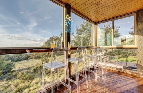 Banner Elk Ski Chalet | Ski In/Out Sauna Hot Tub Arcade Après Bar Views!