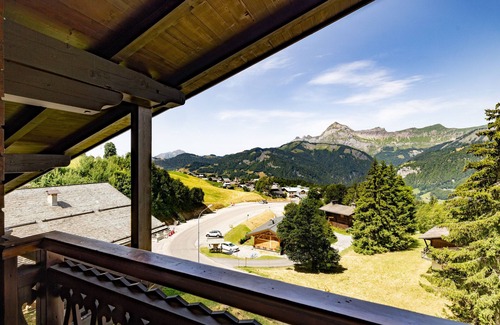 Crest-Voland Apartment | Ski in/ski Out Holiday Apartment