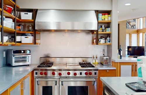 Angel Fire House | Ski-in/Ski-out | Luxury | Hot Tub | Modern Chalet