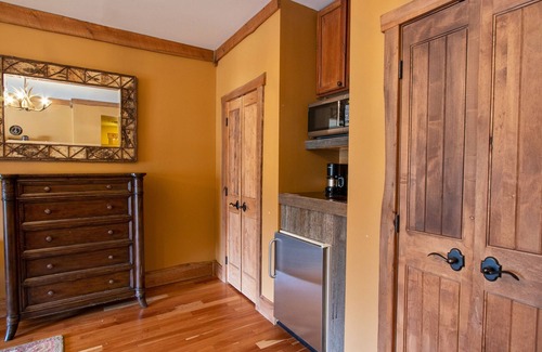Hunter Condo | Ski on/Ski off, Convenient, Spacious & Extra Clean, Perfect for Large Families