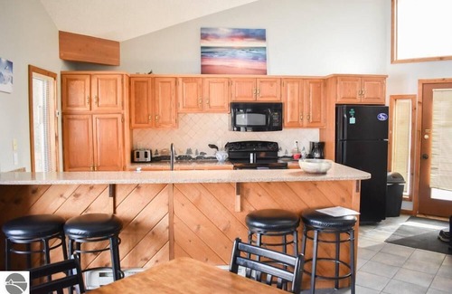 Mancelona Condo | SKI VIEW on 18 | Schuss Mountain | Bellaire