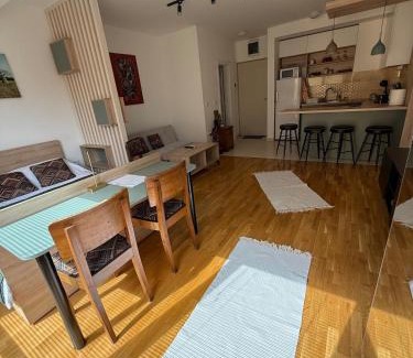 Centar Apartment | Skopje Centre APT near Zoo with Private Parking