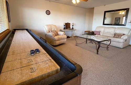 Upper Peachtree Ski Chalet | Sky High - beautiful long range mountain views!