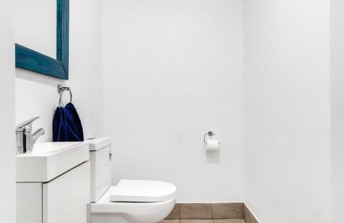 Malua Bay House | SKYES BEACH HOUSE spas sauna arcade machines