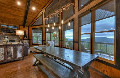 Mineral Bluff Villa | Skyfall Sweeping mountain views gas fireplace hot tub