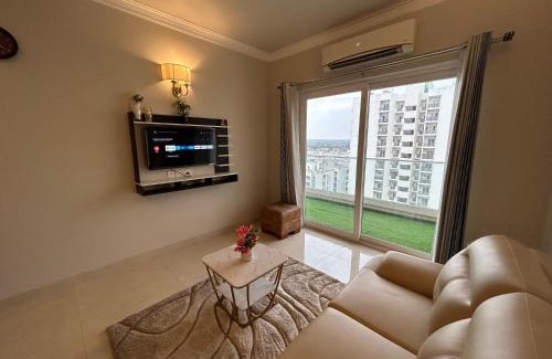 Gurugram Apartment | Skyline 1bhk Central Park Flower valley The Room