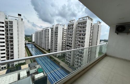 Gurugram Apartment | Skyline 1bhk Central Park Flower valley The Room