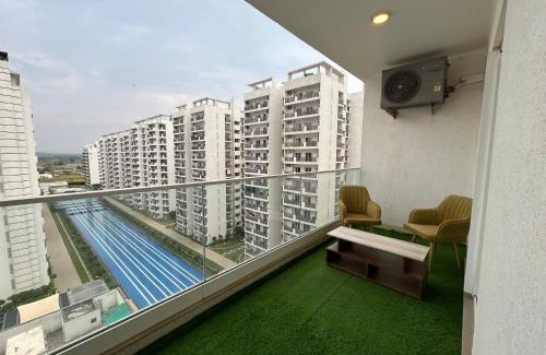 Gurugram Apartment | Skyline 1bhk Central Park Flower valley The Room
