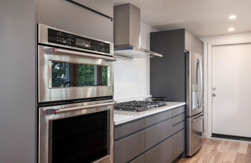 Eugene House | Skyline - entire modern 3-bedroom house with game room, sauna and views!