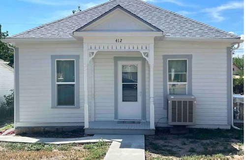 Canon City House | Skyline Retreat Charming 3-bedroom house with AC and WiFi in Cañon City