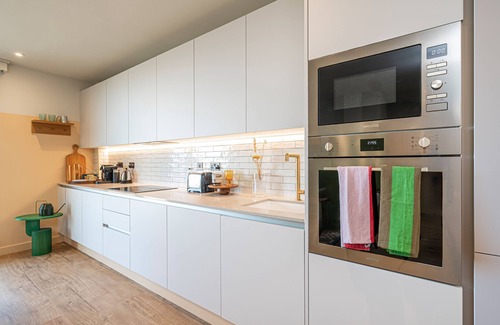 Walthamstow Apartment | Skyline Sanctuary in London