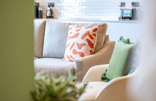 Walthamstow Apartment | Skyline Sanctuary in London
