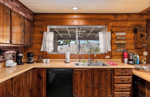 Wofford Heights Cabin | SkyRanch Log Cabin with Amazing Views In the Sequoia National Forest!