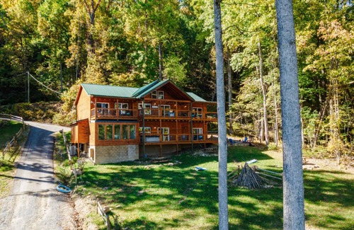 Sevierville Cabin | Skyview Serenity by Ghosal Luxury Lodging