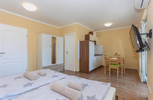 Kastel Stari Apartment | Slavko With Terrace - SA1 - Prizemlje Lijevo