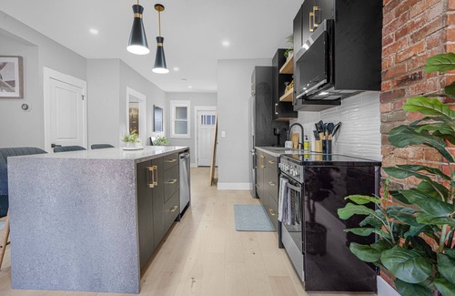 Chatham-Kent Apartment | Sleek Brand New 1 Bedroom - Downtown Luxury!