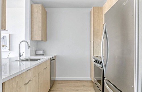 Cambridgeport Apartment | Sleek Cambridge 1BR w/Gym & W/D, close to Central Square, by Blueground