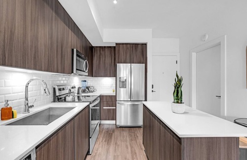 Doral Apartment | Sleek Doral Retreat 1 Bed Oasis W/Free Parking