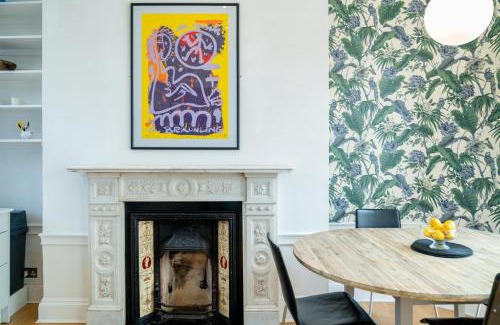 Angel Apartment | Sleek flat with communal courtyard