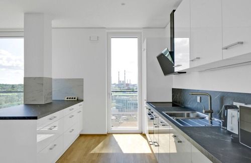 Erdberg Apartment | Sleek Landstraße 1BR w/Elevator & Rooftop Pool, near U3, by Blueground