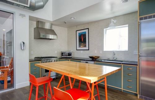 Mountain View Apartment | Sleek Mountain View 1BR w/Gym, Pool, near Shops, Transit, by Blueground
