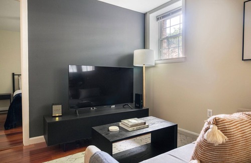 North Cambridge Apartment | Sleek Porter Square 1BR w/ Gym & W/D, nr T Stops, by Blueground
