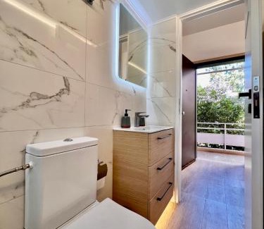 Voula Apartment | Sleek Studio in Voula Center