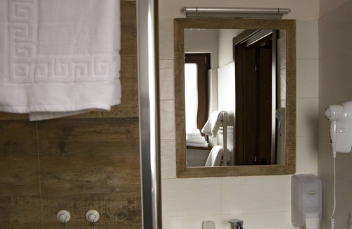 Isola Sacra Hotel | Sleep and go Hotel