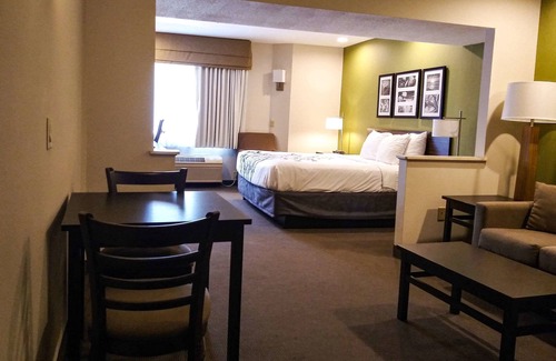 Niantic Hotel | Sleep Inn & Suites Niantic North
