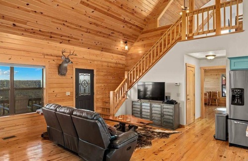 Canyon Lake House | Sleeps 16 | Game Room | Fire Pit | Grand Dining Room