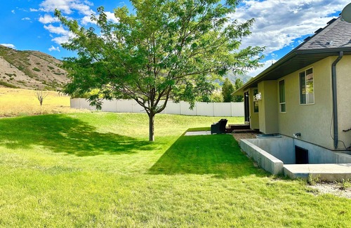 Payson House | Sleeps 16- Moutain View
