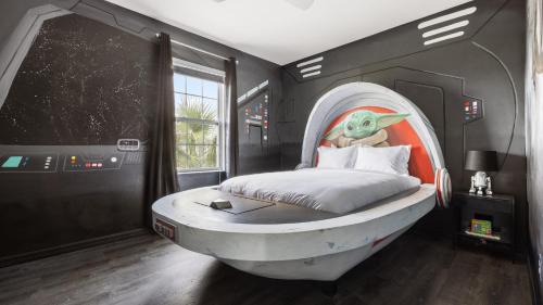 Loughman House | Sleeps 18 Solterra Resort Pool GameRoom Themed BDRs Broad Oak by AvantStay