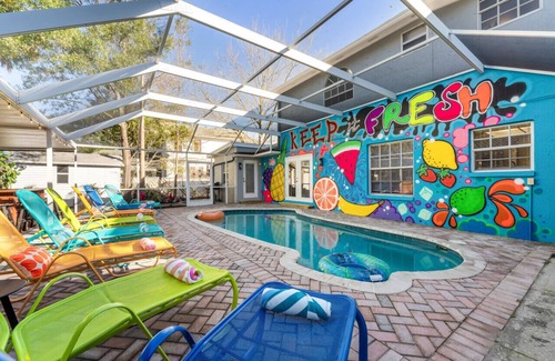 Port Tampa City Villa | Sleeps 25 Heated Pool Indoor/Outdoor Games Theater