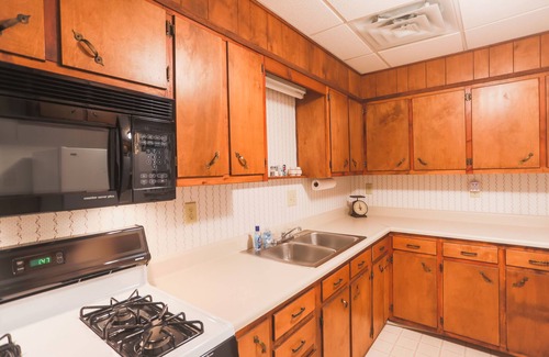 Corry Apartment | Sleeps 4 Fully Equipped Apartment Near Golf Courses